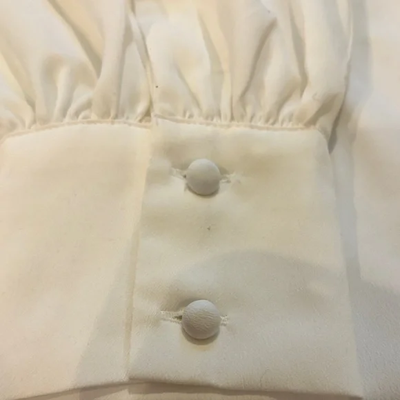 Elegant White House Black Market White Ruffle, tie @ neck Women's Blouse - Picture 4 of 7